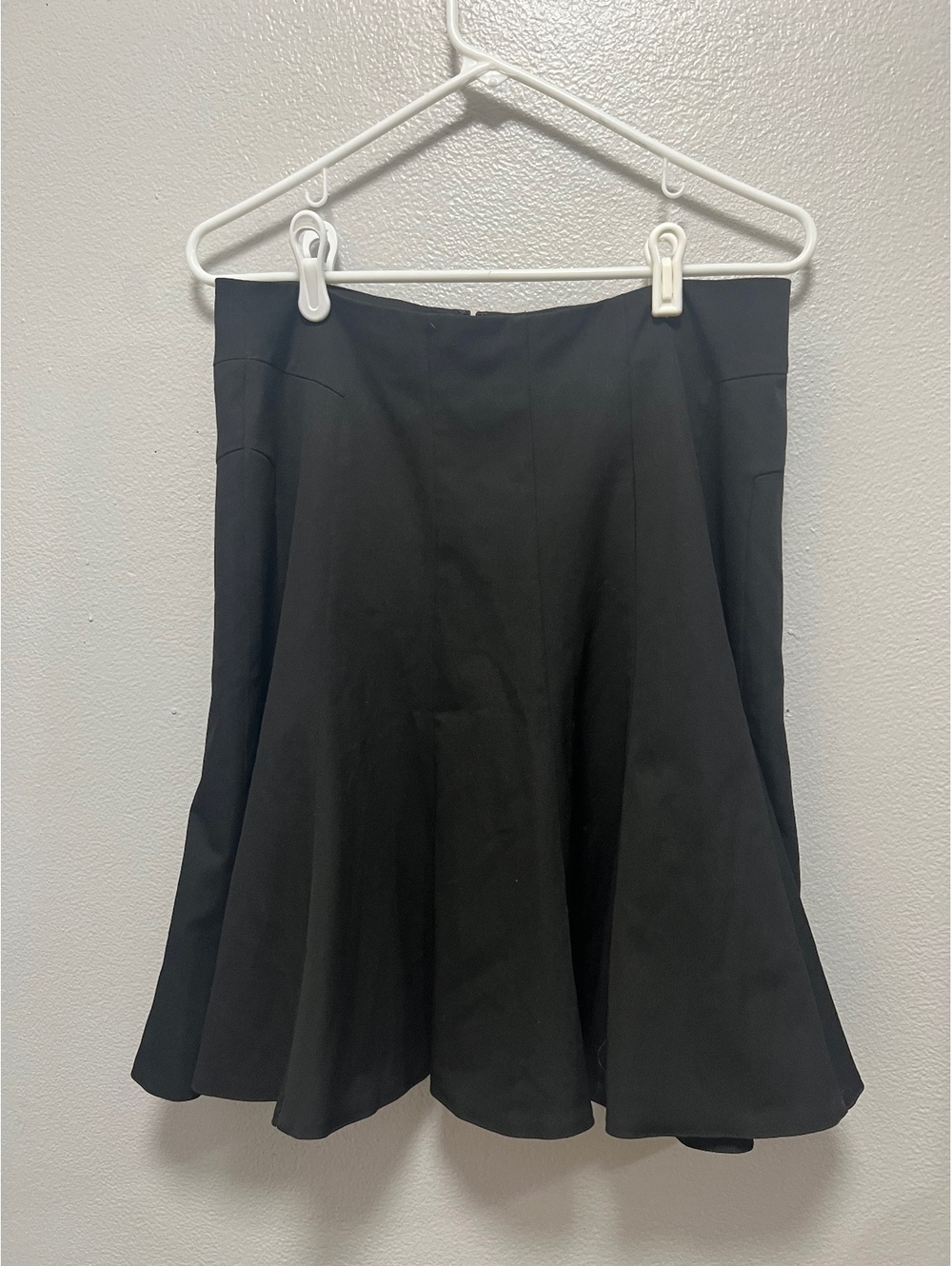 Size 8 White House black market Black flared skirt